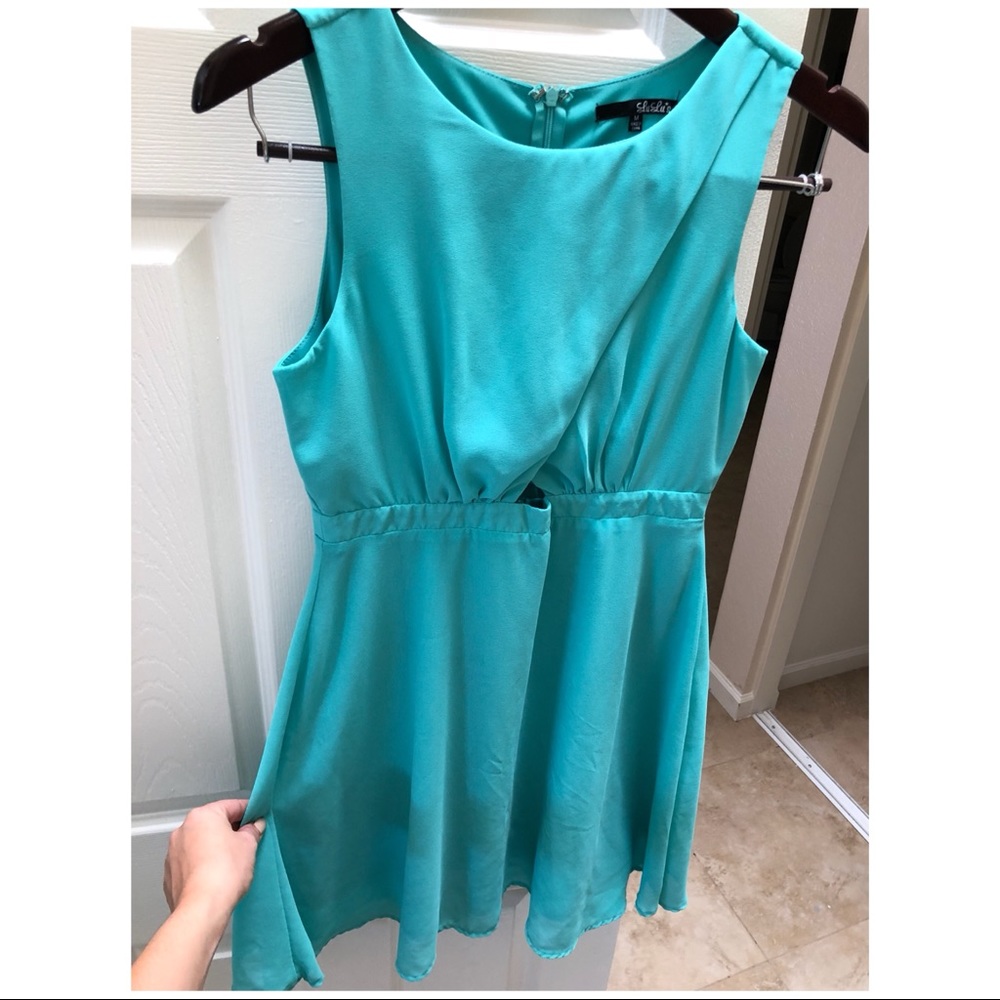 LULUS green peep hole dress